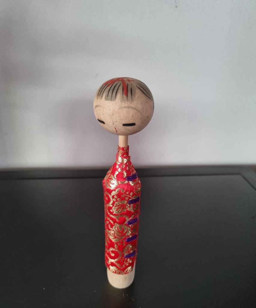 Elegante Kokeshi, Antiek en Kunst, Verzenden