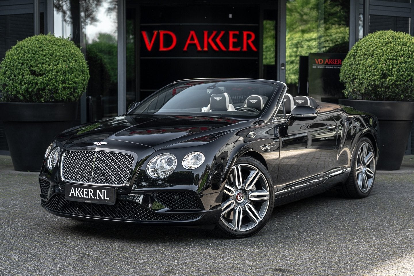 Bentley Continental GTC V8 Mulliner | Color Split | Massage, Auto's, Bentley, Automaat, Gebruikt, 507 pk, Zwart