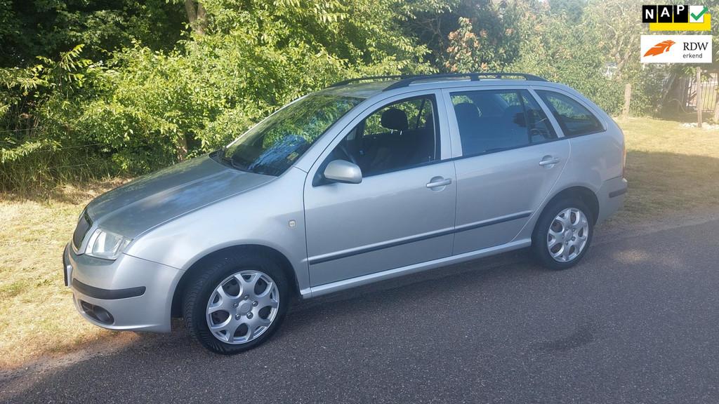 Skoda Fabia Combi 1.4-16V Spirit+, Auto's, Skoda, Voorwielaandrijving, Gebruikt, 4 cilinders, 49 €/maand