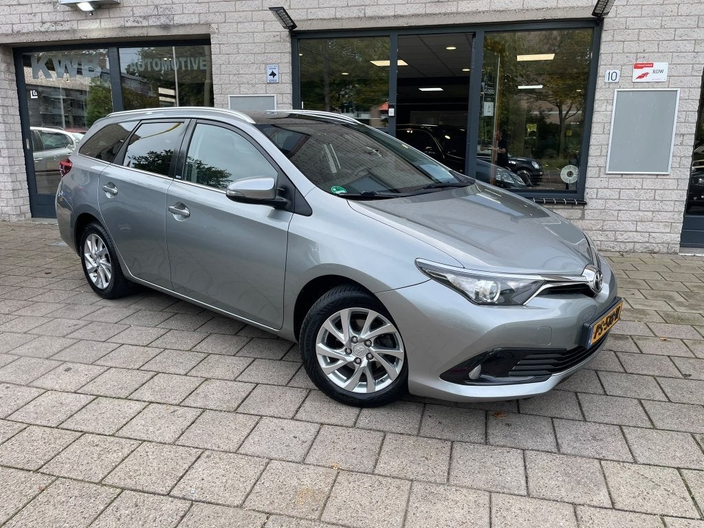 Foto 7 van Toyota Auris Touring Sports 1.2T Business Pano Trekhaak Navi