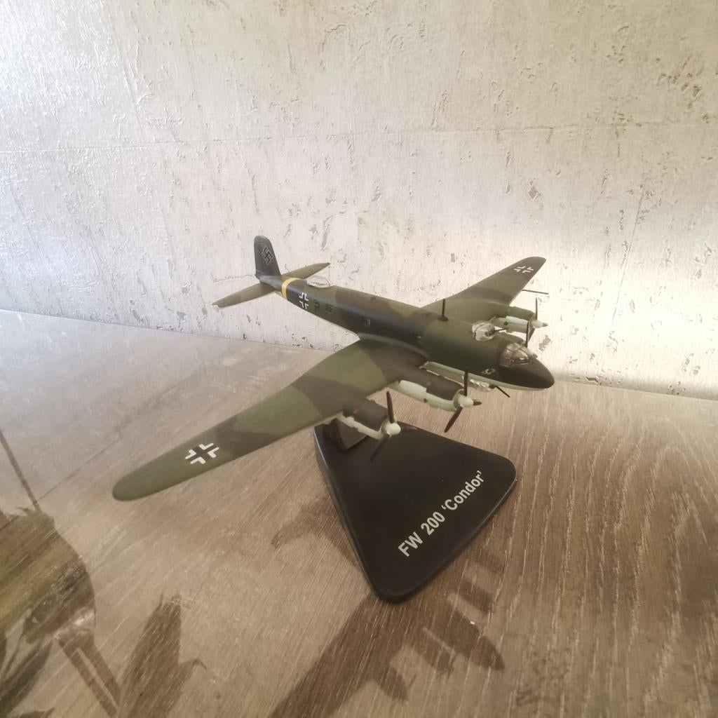 Diecast WO2 FW 200 Condor bommenwerper Atlas met doos, Overige merken, 1:72 tot 1:144, Ophalen of Verzenden, Zo goed als nieuw