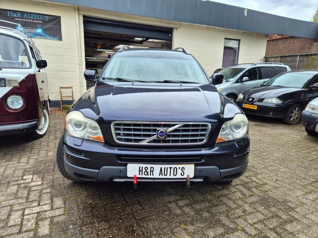 Volvo XC90 2.4 D5 Summum, 2e eigenaar, schitterende auto, Auto's, Gebruikt, Beige, 241 €/maand, Blauw
