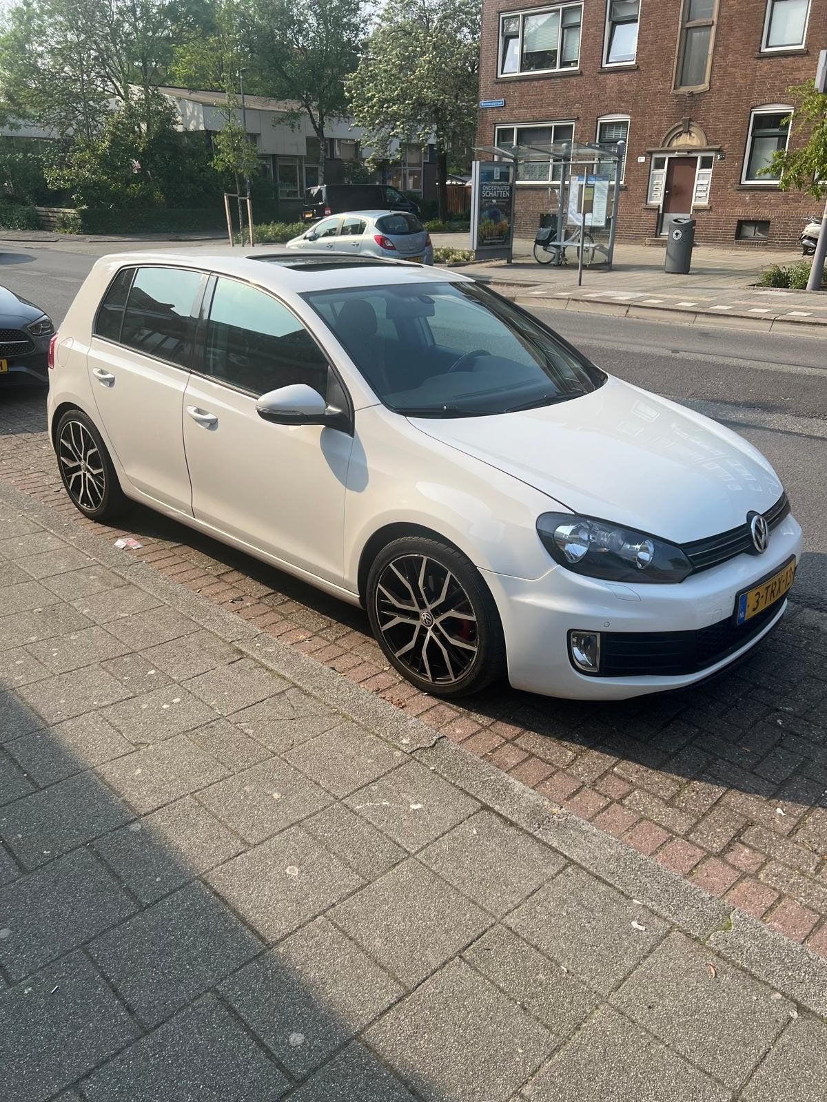 Volkswagen Golf 1.4 TSI| SCHUIFDAK | CRUISE |STOELVERWARMING, Panoramadak, Zwart, 4 cilinders, Handgeschakeld