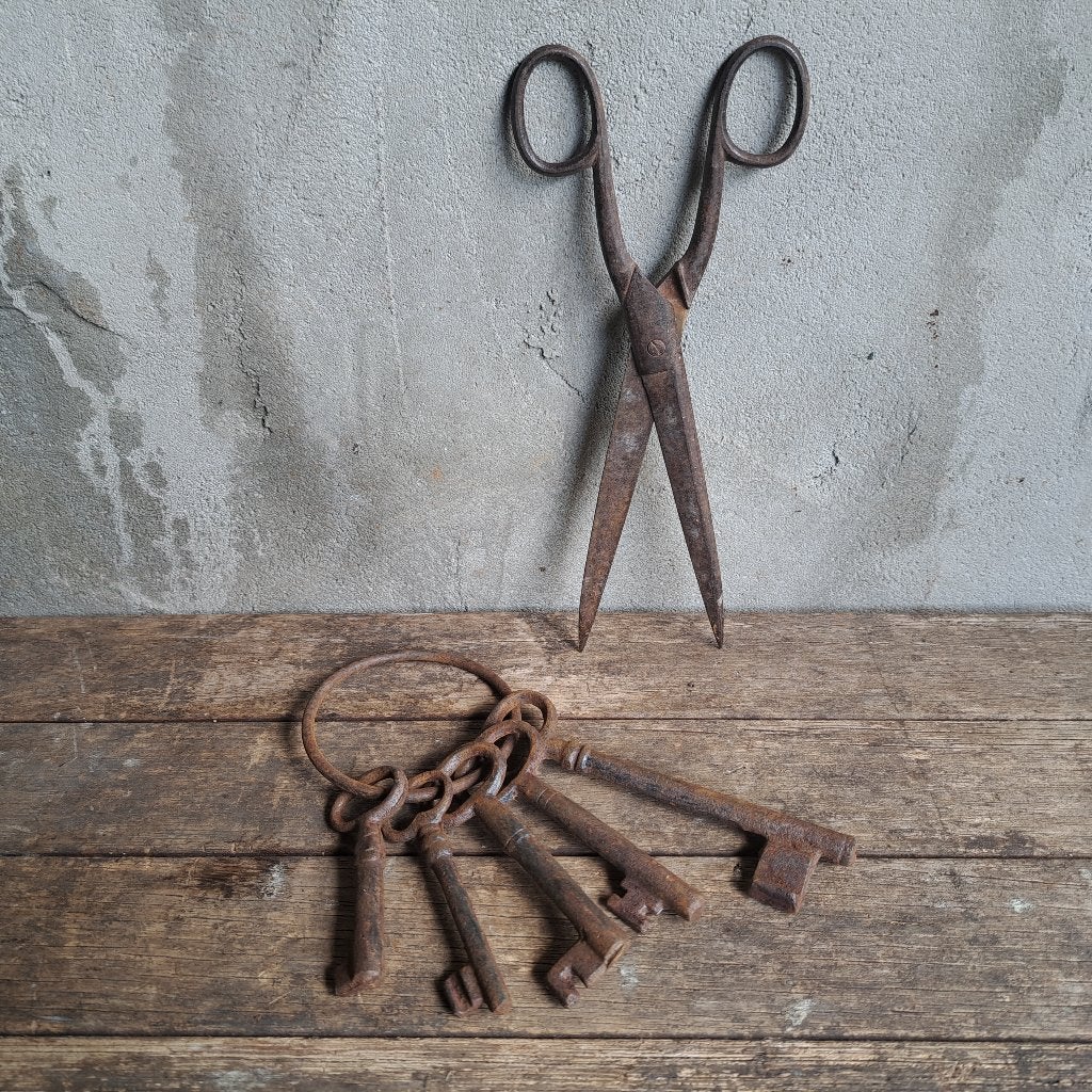 Oude brocante schaar sleutelbos aan ring sleutels *Etage3*, Gebruikt, ., Ophalen of Verzenden, .