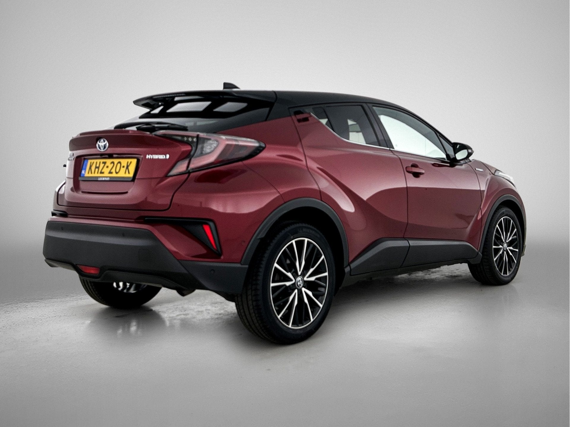 Toyota C-HR 1.8 Hybrid Style | Navigatie | Parkeersensoren, Auto's, 12 maanden, 4 cilinders, 122 pk, Bedrijf