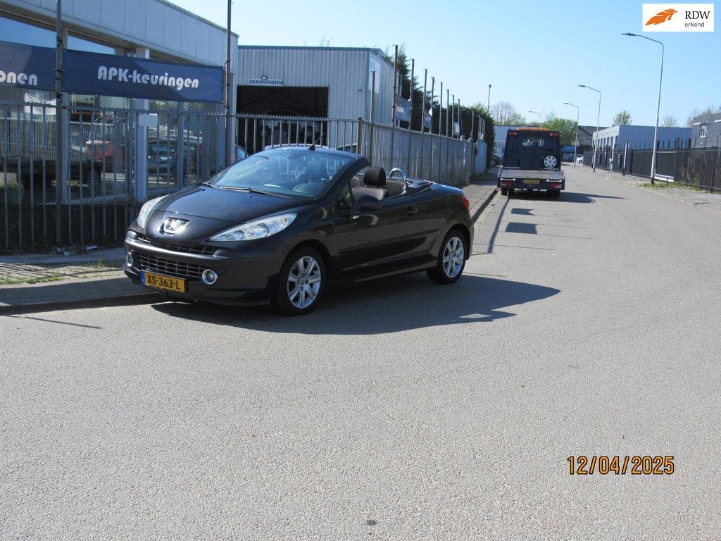 Peugeot 207 CC 1.6 VTi,airco,stuurbekrachtiging, Auto's, Voorwielaandrijving, Gebruikt, Zwart, 4 cilinders