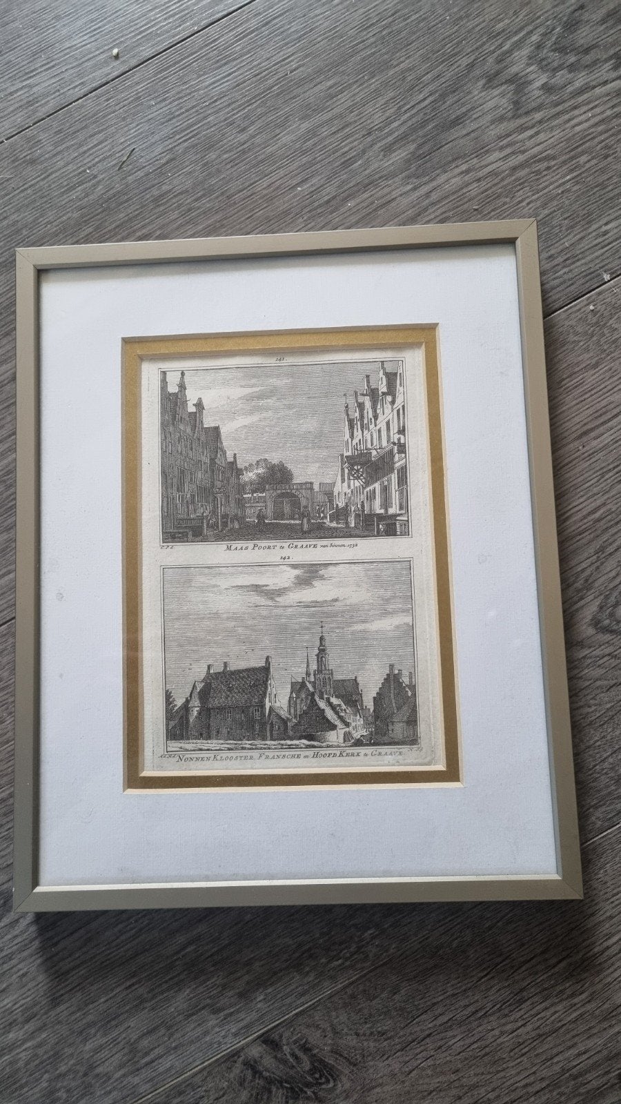 Grave: Maas Poort & Nonnen Klooster (1732), Stadsgezicht, Ophalen of Verzenden, Gravure, Ingelijst