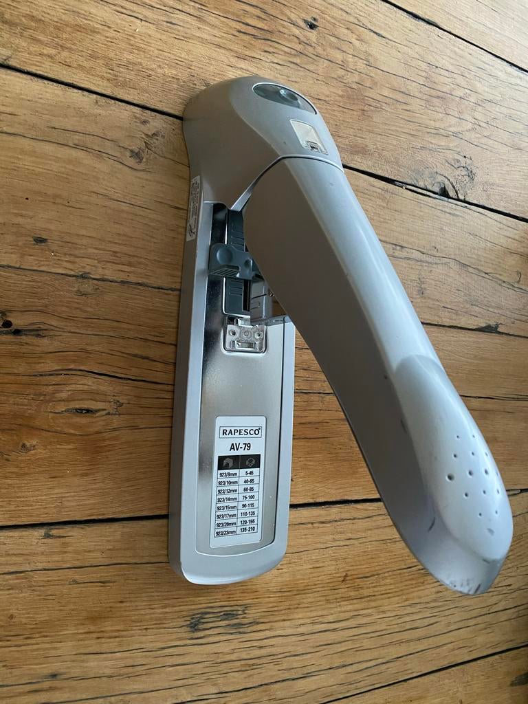 Rapesco AV-79 nietmachine, Diversen, Ophalen of Verzenden, Gebruikt
