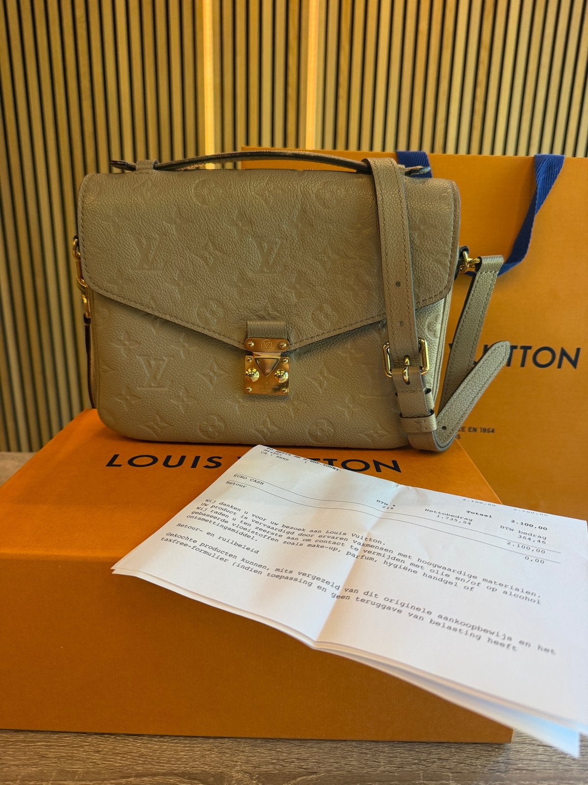 Louis Vuitton Pochette Metis 2022 - Zeer Goede Staat, Beige, Overige typen, Zo goed als nieuw, Louis Vuitton