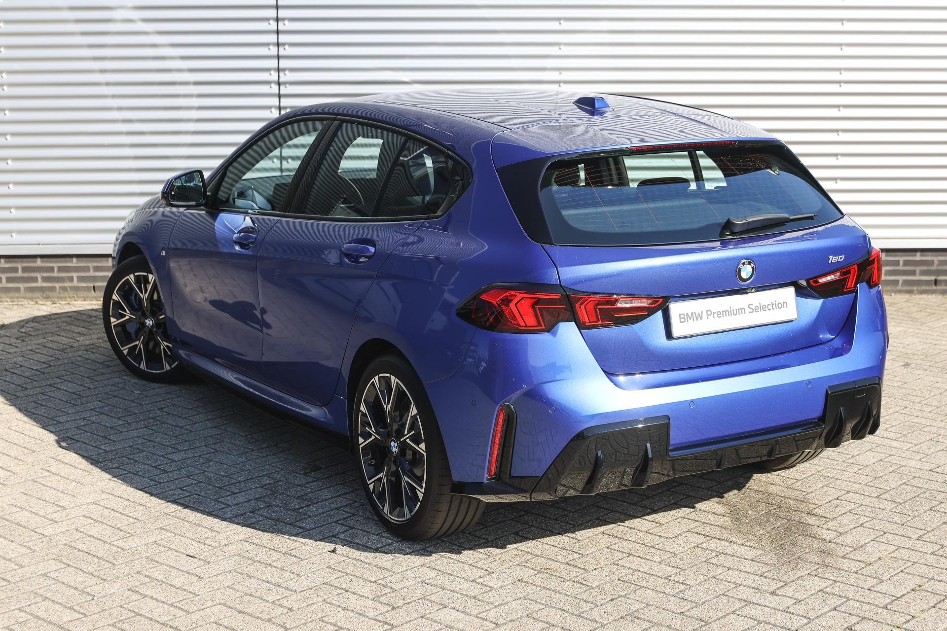 BMW 1 Serie 120 M Sport automaat / Sportstoelen / Achteruitr, Auto's, Gebruikt, Euro 6, 156 pk, Met garantie (alle)
