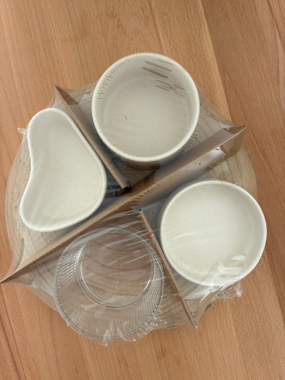 Serveerschaal boomstam 4 bakjes nieuw, Overige materialen, Nieuw, Ophalen of Verzenden, Schaal of Schalen