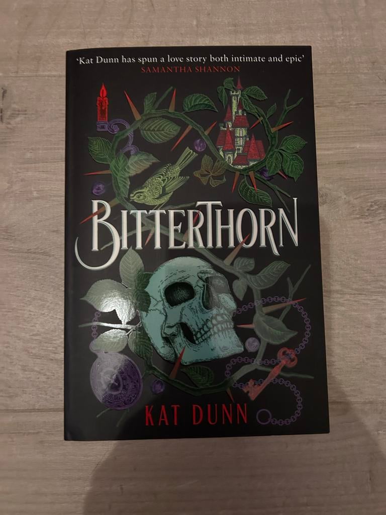 Bitterthorn - Kat Dunn - Gothic fantasy roman, Ophalen of Verzenden, Zo goed als nieuw, Europa overig