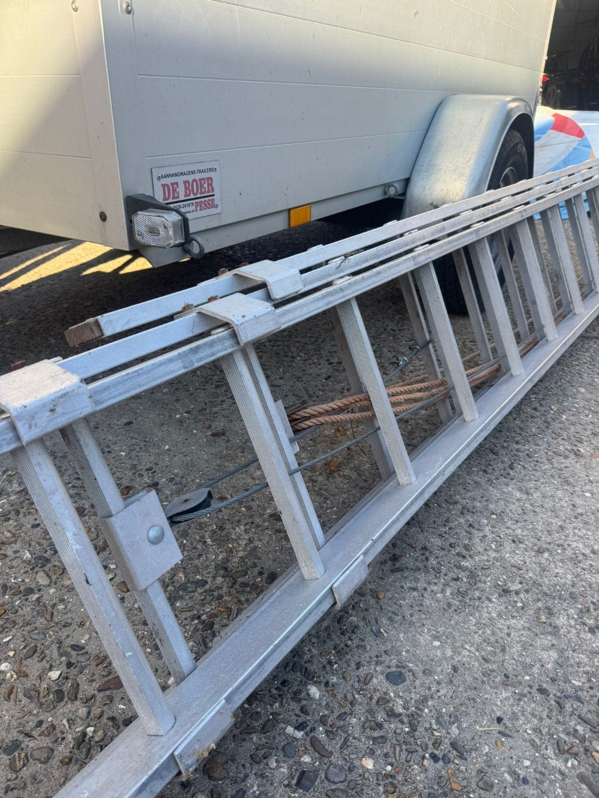 Uitschuifbare degelijke ladder, 10-11m werkhoogte, Ophalen