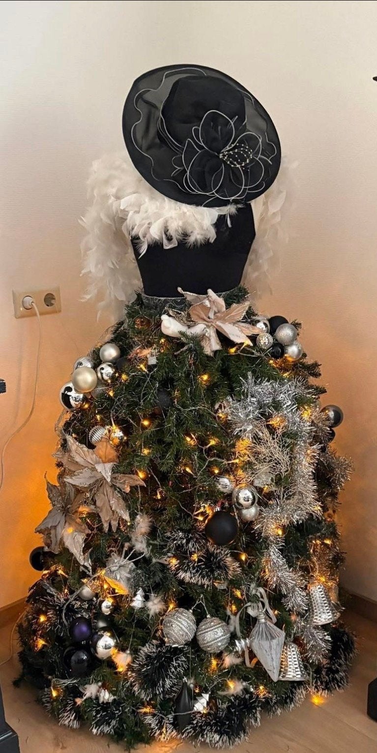 Paspop van zwart hout/fluweel versierd als kerstboom, Diversen, Ophalen, Zo goed als nieuw