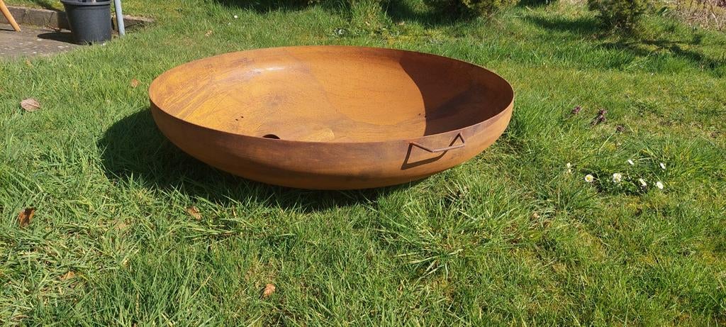 Vuurschaal 100 cm rond op pootjes - Nieuw in doos, Ophalen of Verzenden, Nieuw, Vuurkorf