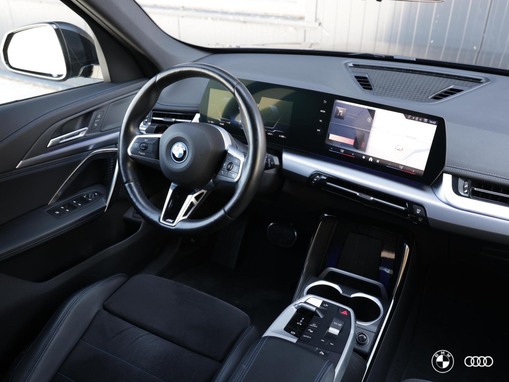 BMW iX1 xDrive30 67 kWh M SPORT / KEYLESS ENTRY-START / 19", Auto's, Automaat, Dealer onderhouden, 467 km, Met garantie (alle)