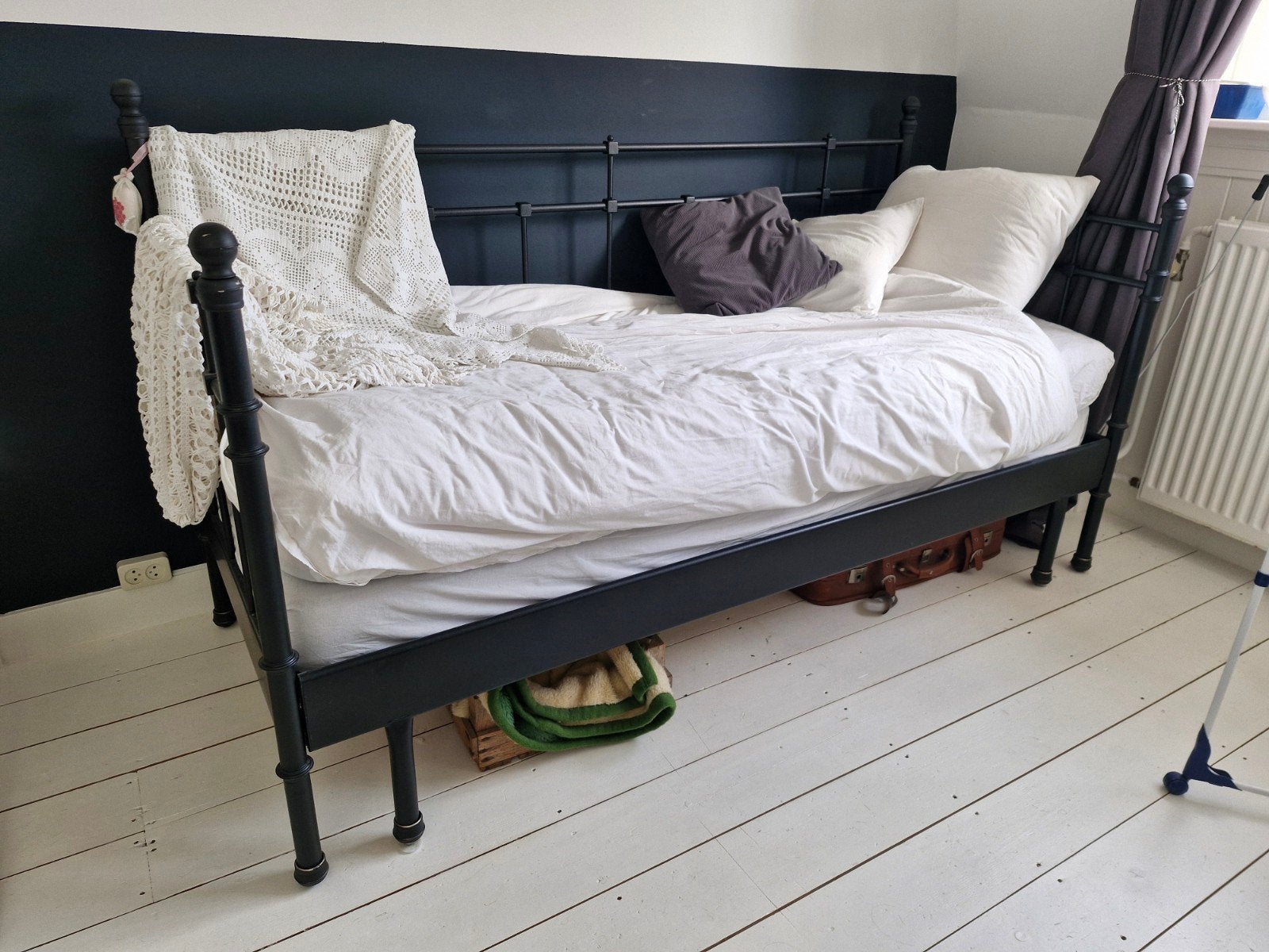 Zwarte metalen bedframe/bank. Uitschuifbaar, Ophalen, Gebruikt, Eenpersoons, Zwart