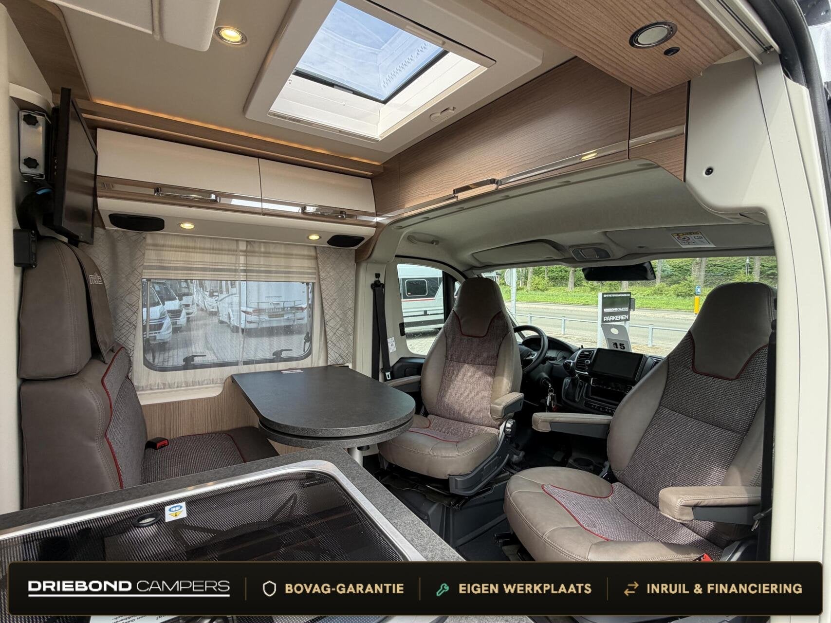Carthago 640 LE Charming 9T-Automaat Enkele Bedden Zonnepane, Caravans en Kamperen, Campers, Automaat, Buscamper of Camperbus