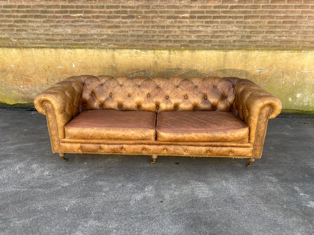 Xxl 220 breed stoere industriële leren Chesterfield 3 - zits, Huis en Inrichting, Ophalen, Gebruikt, Chesterfield, Driepersoons