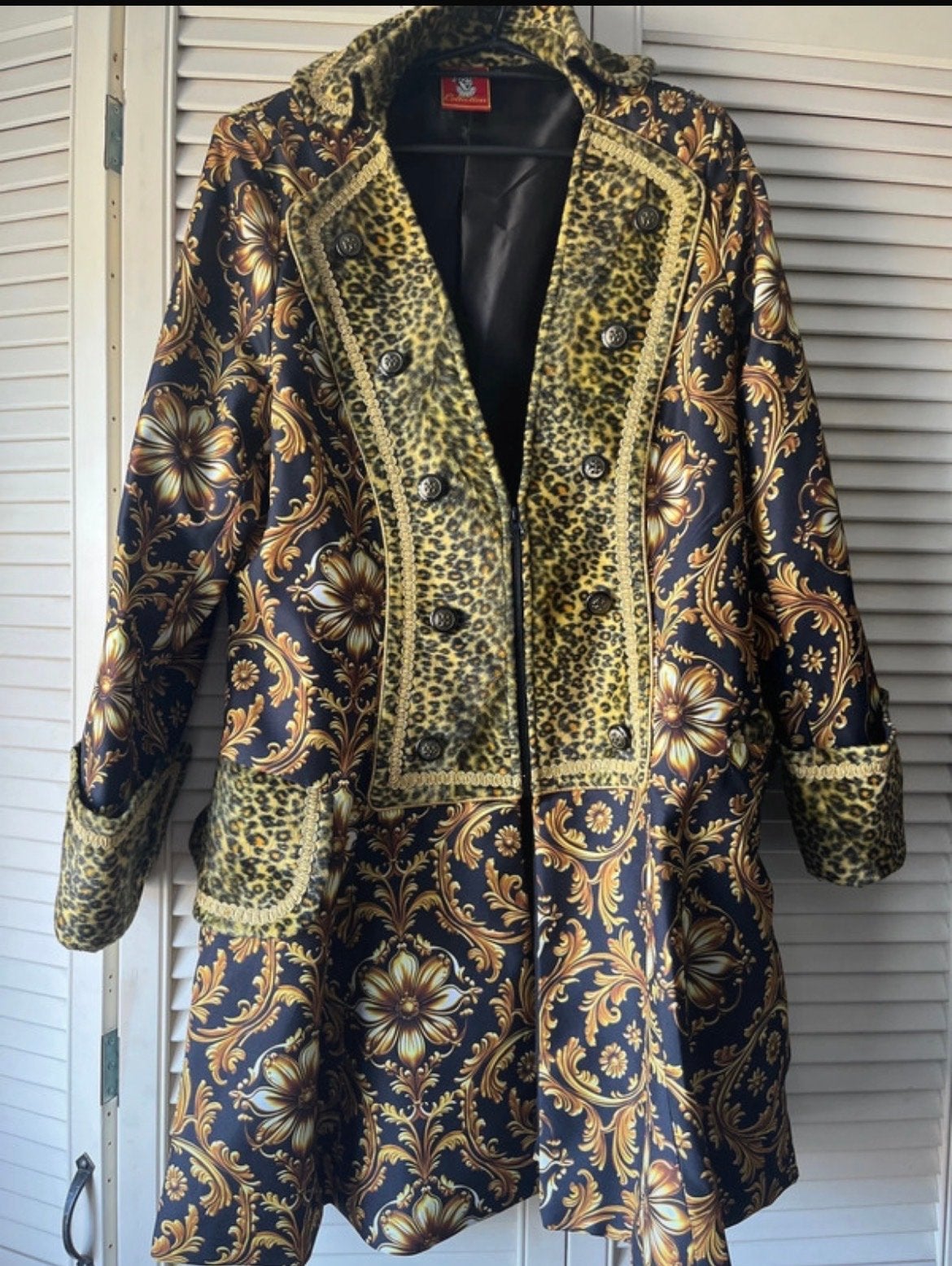 Carnavals Lange jas met barokprint en luipaarddetails, Ophalen, Zo goed als nieuw, Maat 42/44 (L), Carnaval