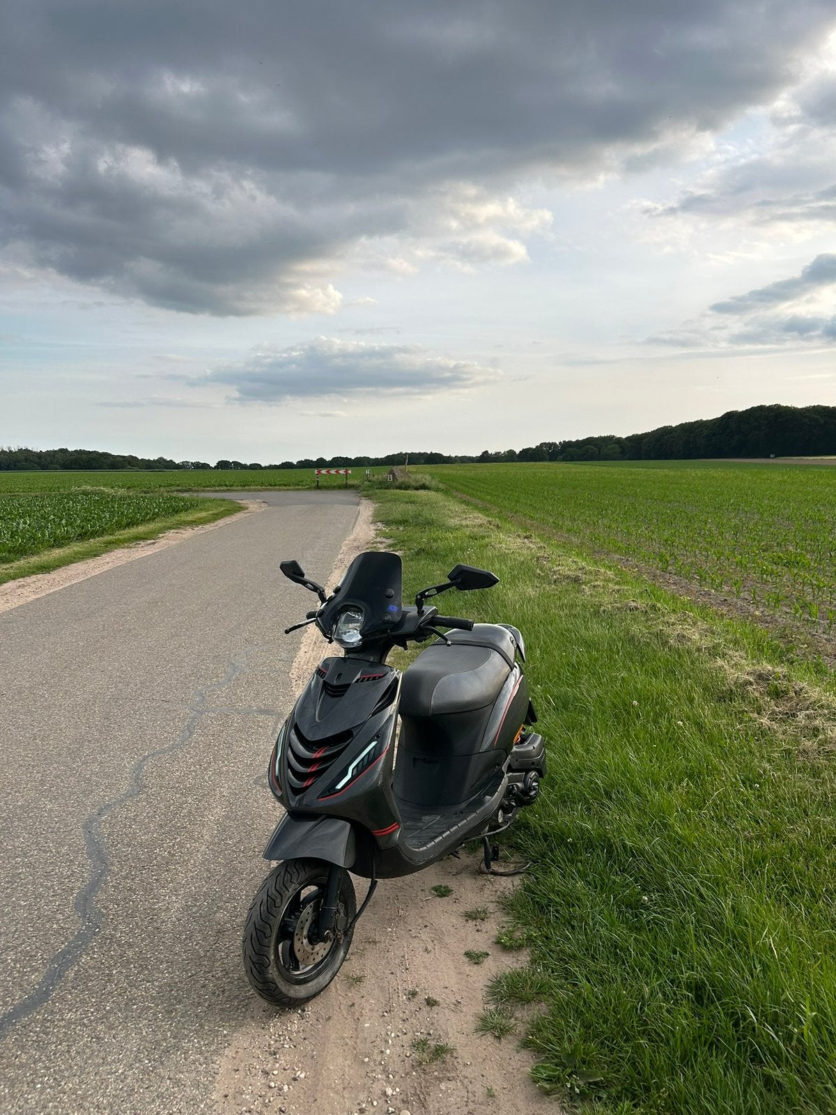 Piaggio Zip 80cc 2016, Fietsen en Brommers, Snorfietsen en Snorscooters, Gebruikt, Piaggio, Benzine, Ophalen