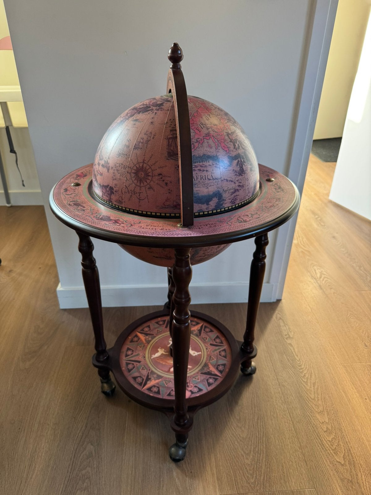 Prachtige Globe Bar / Wereldbol Drankkast, Ophalen, Zo goed als nieuw