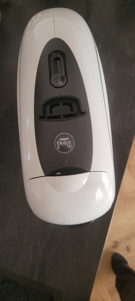 2Dolce gusto koffie zet apparaten, Ophalen, 10 kopjes of meer, Koffiemachine, Zo goed als nieuw