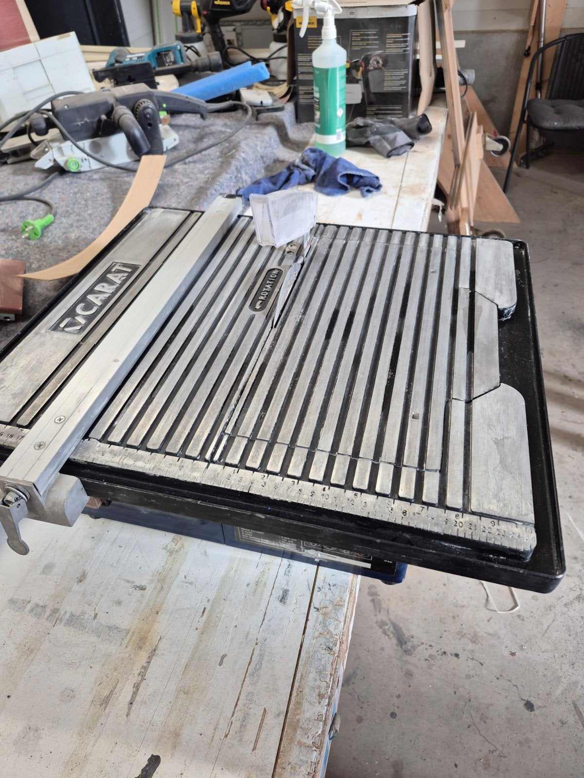 Carat Tegelzaagmachine 180 Alu
Compact met kunststof behuizi, Doe-het-zelf en Verbouw, Ophalen, 1200 watt of meer, Overige typen