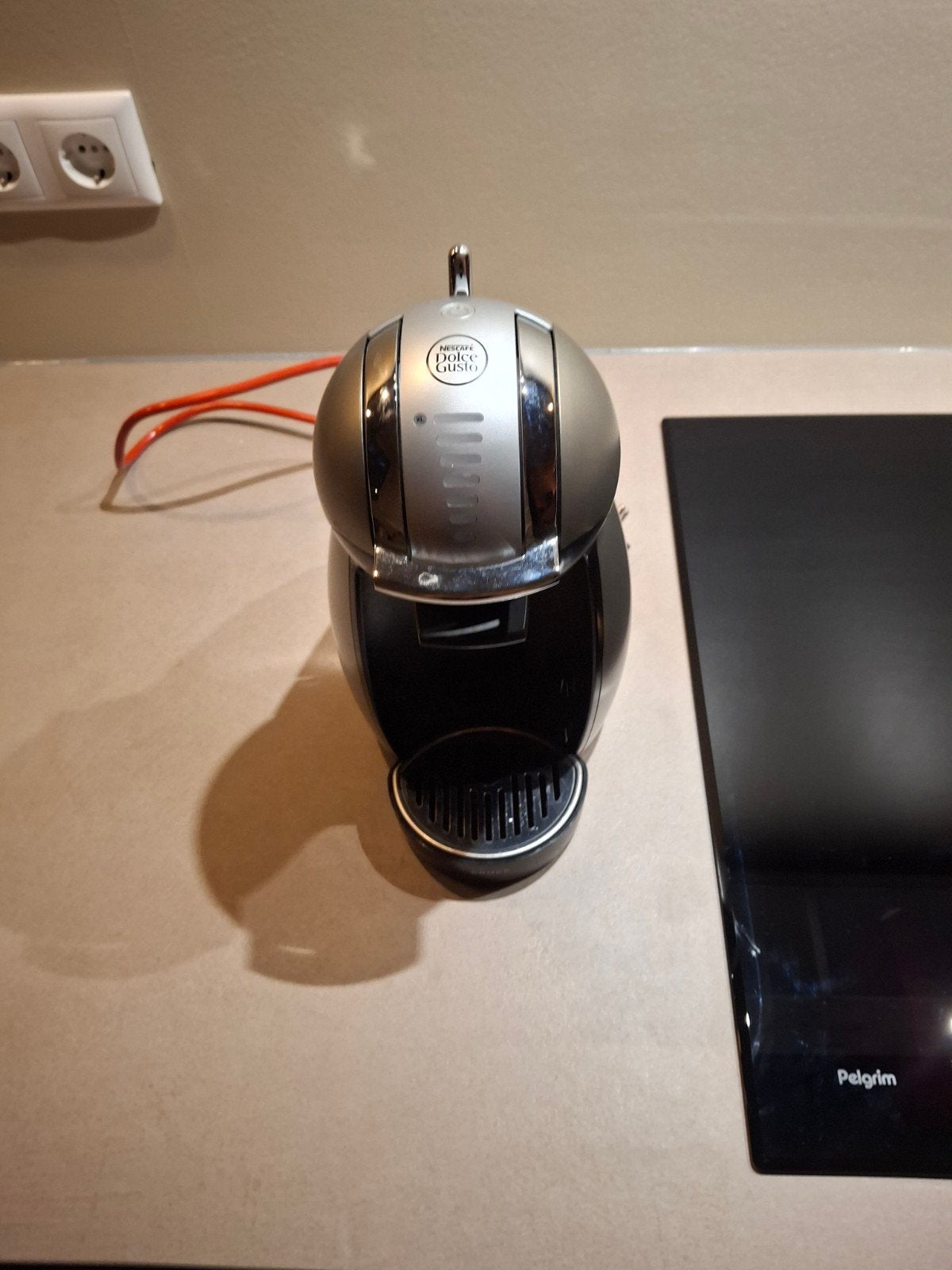 Nescafé Dolce Gusto Genio S Basic Koffiecupmachine, Koffiemachine, Ophalen of Verzenden, Zo goed als nieuw, 1 kopje