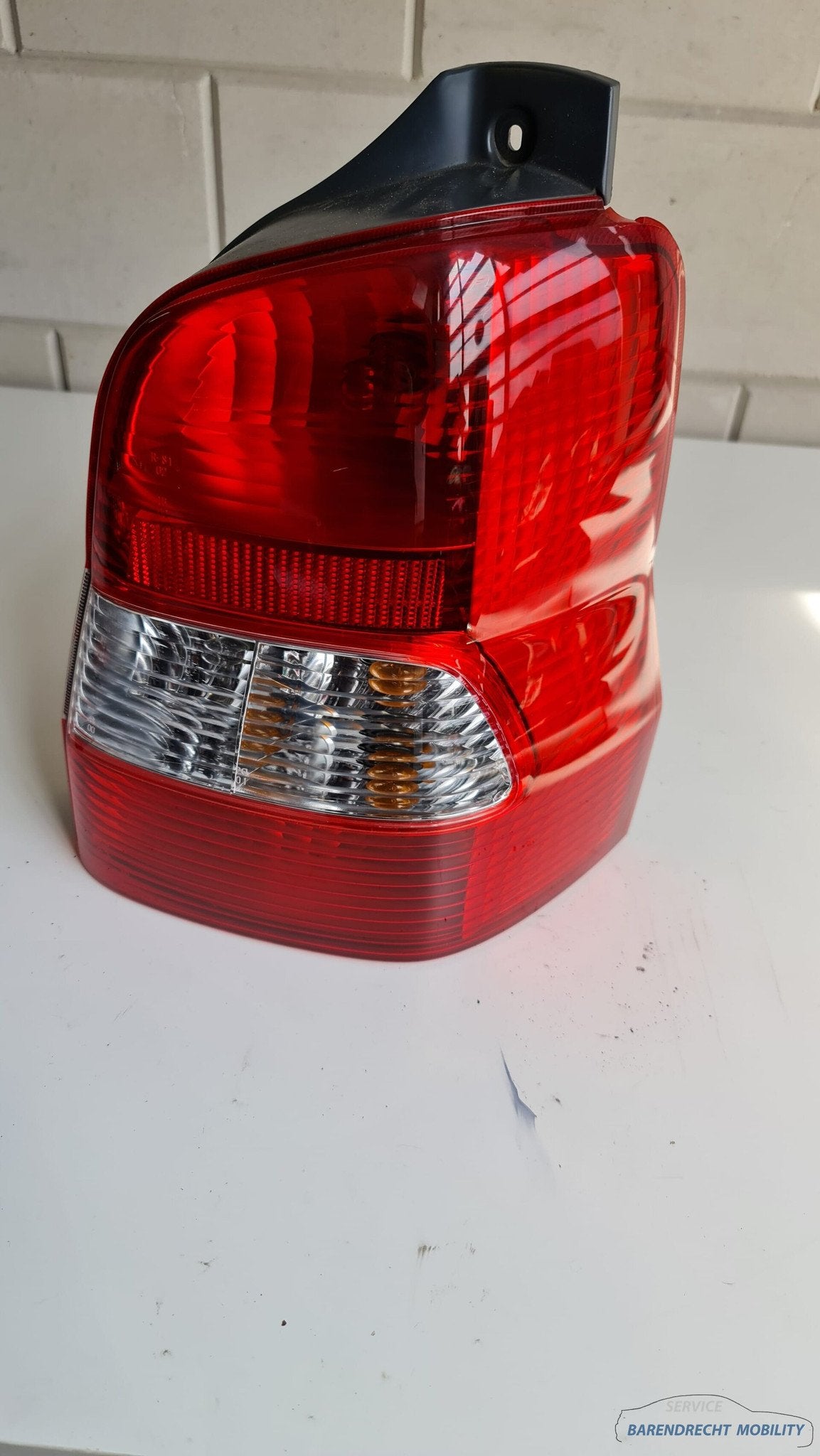 Achterlicht Mazda Demio facelift rechts origineel nette staa, Auto-onderdelen, Verlichting, Gebruikt, Shinchi, Fuchu-Cho 3-1
730-8670  Hiroshima
