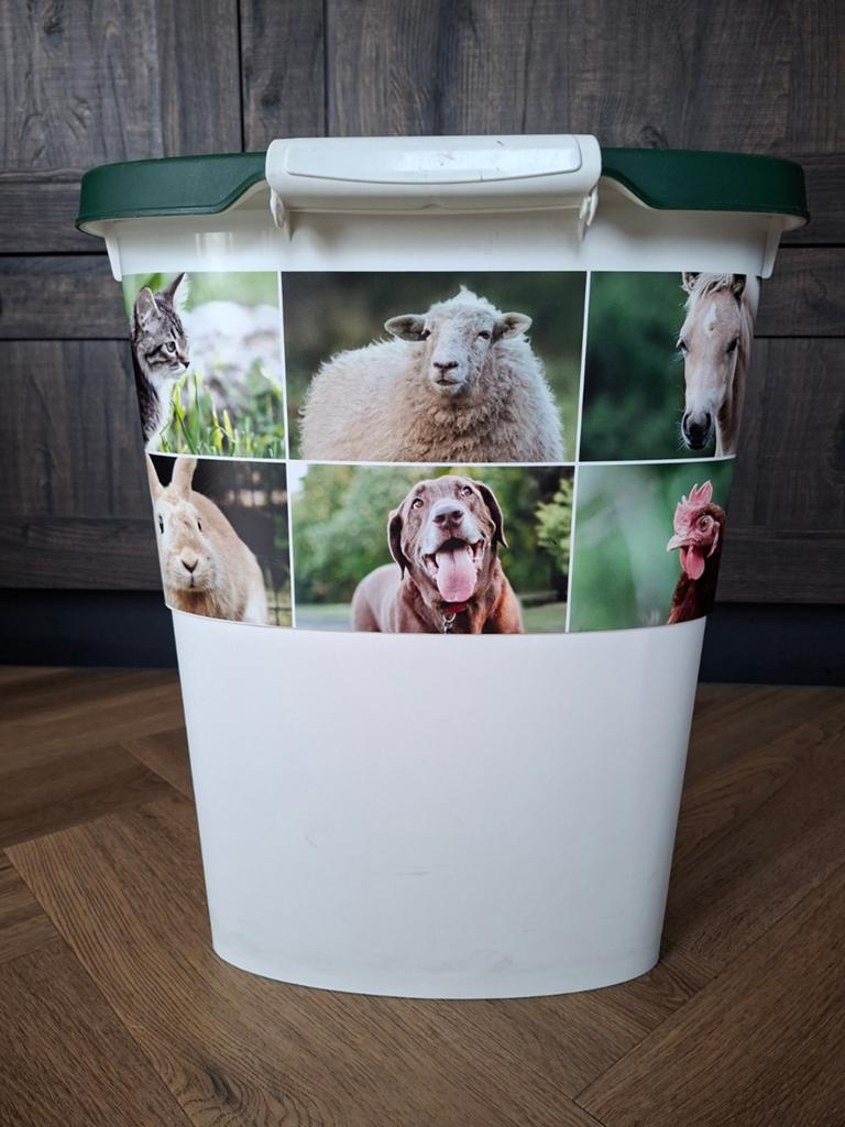 Voerton 38 liter, Ophalen, Zo goed als nieuw
