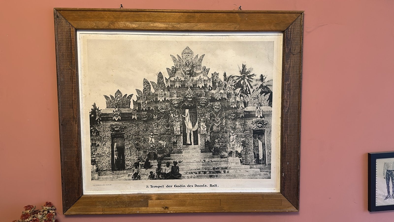 Vintage Balinese tempelfoto - 'Tempel der Godin des Doods', Antiek en Kunst, Ophalen, Foto, Fotografie, Ingelijst