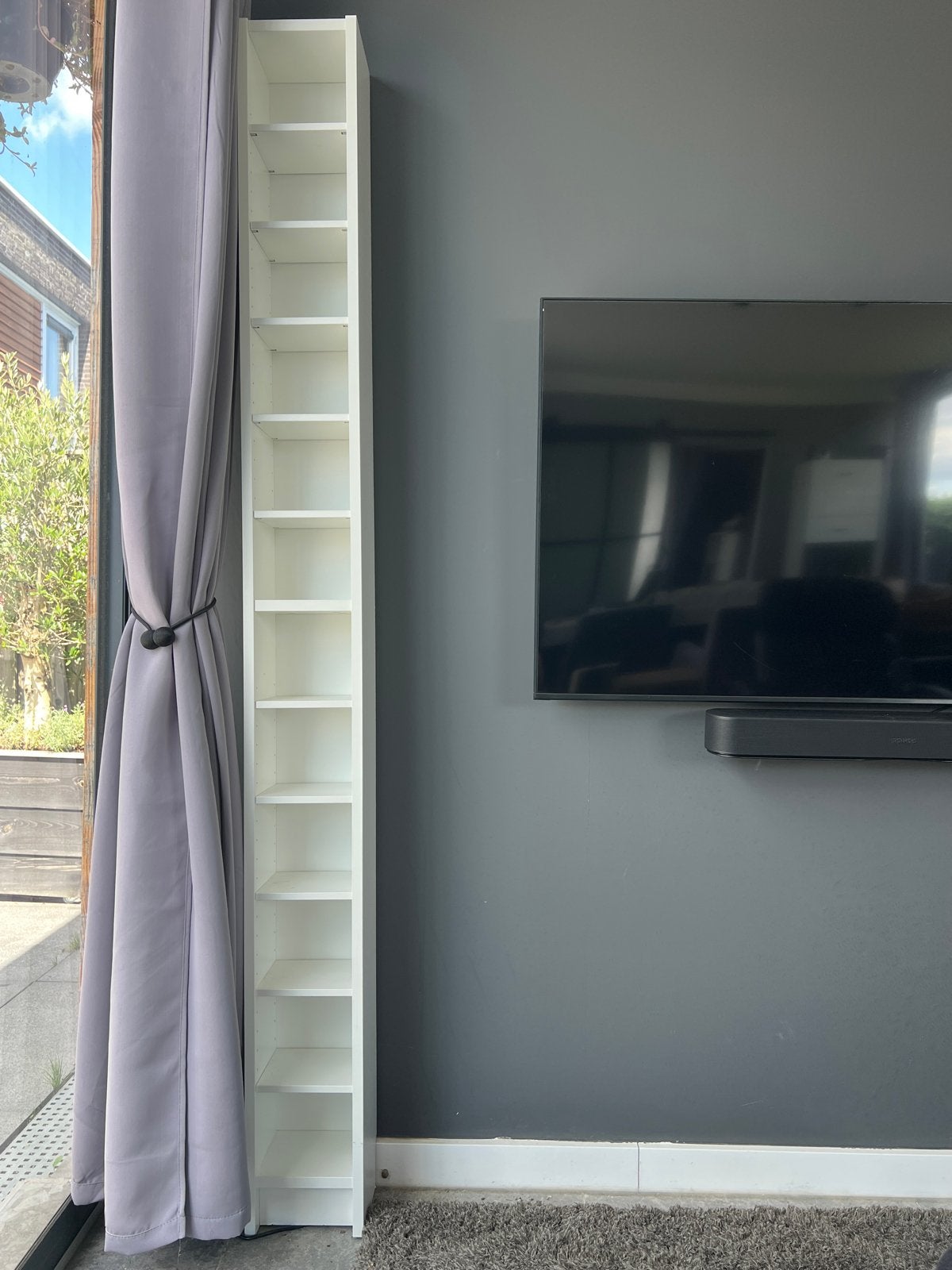 Witte smalle IKEA boekenkast met 10 vakken, Huis en Inrichting, Ophalen, Met plank(en), Minder dan 50 cm, Gebruikt