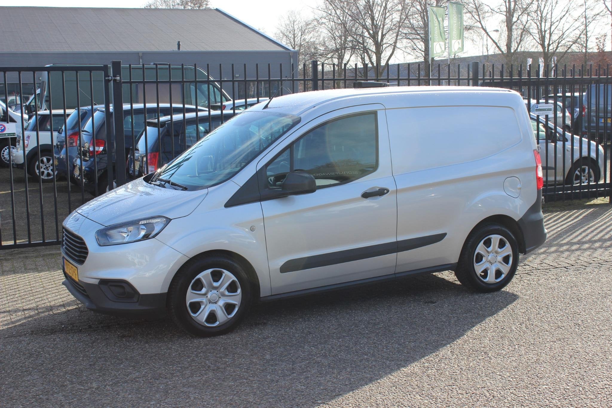Ford Transit Courier 1.5 TDCI Trend Duratorq S&S, Navigatie,, Auto's, Voorwielaandrijving, Stof, Euro 6, 23 km/l