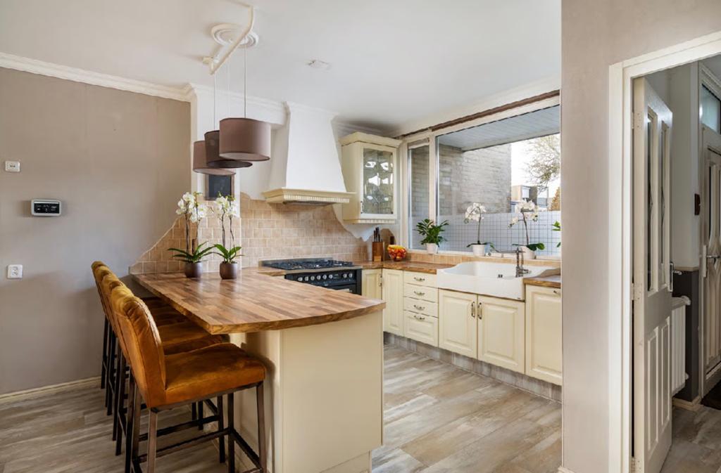 Complete keuken, Huis en Inrichting, Keuken | Complete keukens, Ophalen, Crème