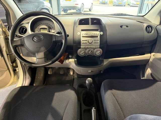 Daihatsu Sirion 2 1.3-16V Comfort Airco|NW APK, Auto's, Daihatsu, Voorwielaandrijving, Dealer onderhouden, Gebruikt, 31 €/maand