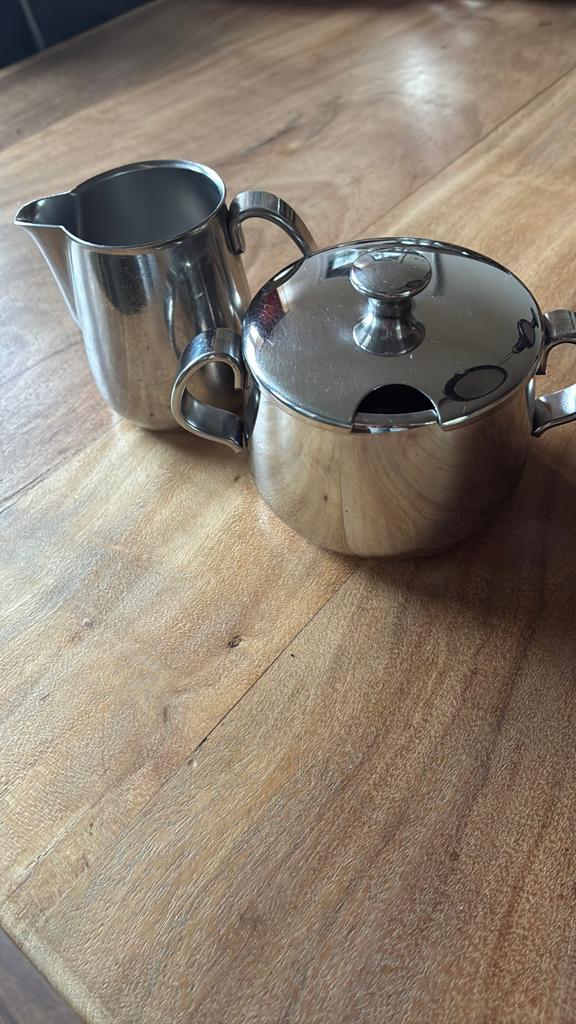 Alessi suikerpot en melkkannetje, Overige materialen, Overige typen, Ophalen of Verzenden, Zo goed als nieuw