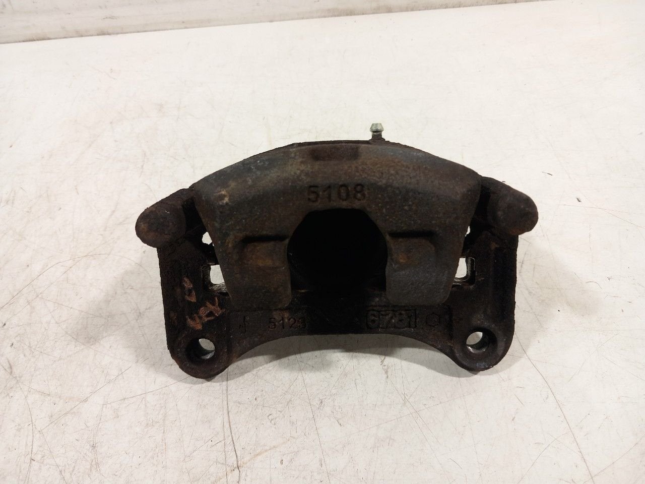 Remklauw links voor Mitsubishi Space Star, Onderdelen@venauto.nl, Van der Ven Autorecycling B.V., Gebruikt, Ettenseweg 76, 4706 PB Roosendaal, The Netherlands