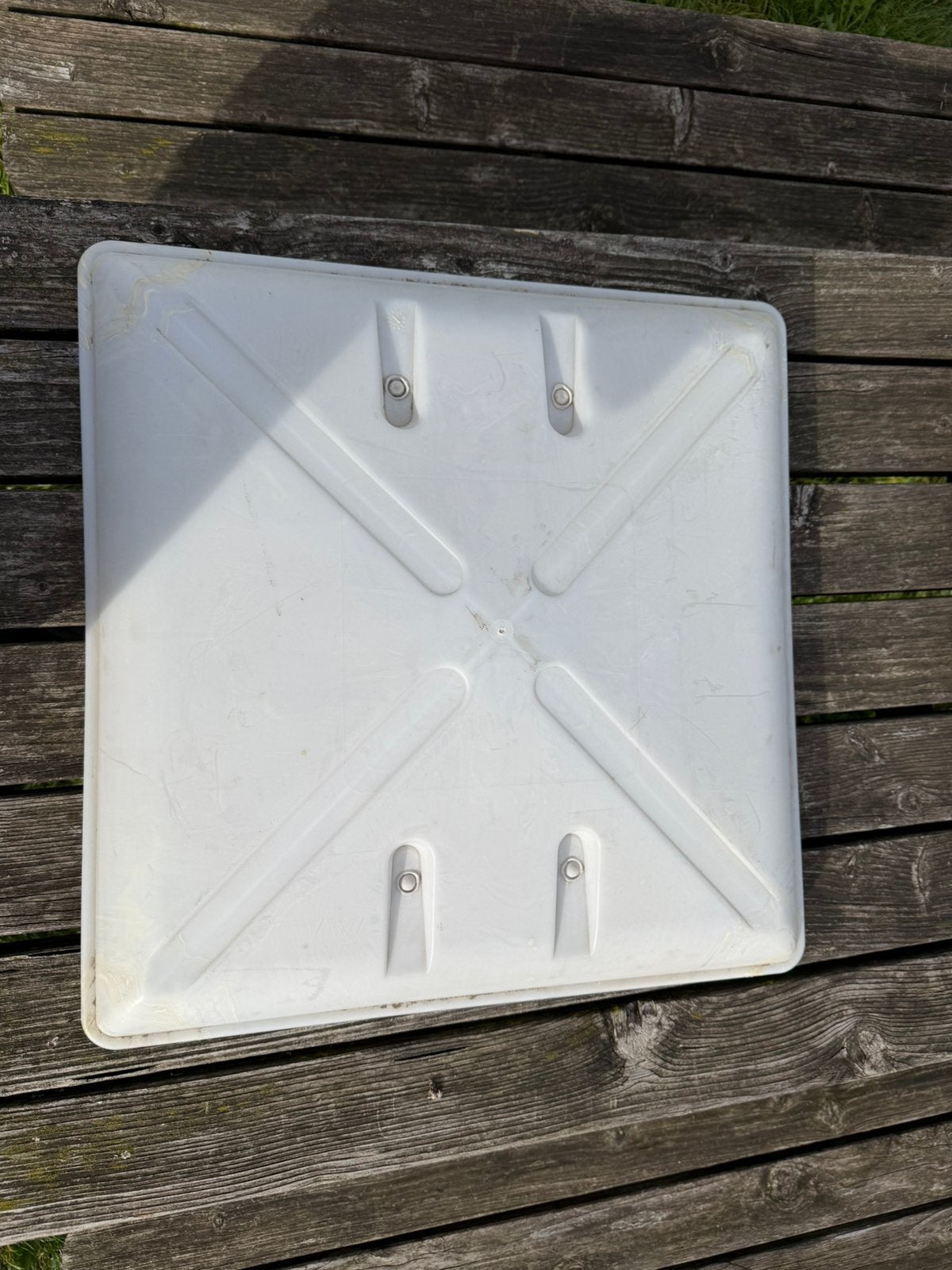 Knaus grijs MPK dakluik 40 x 40 cm compleet met kapot hor, Ophalen of Verzenden, Zo goed als nieuw