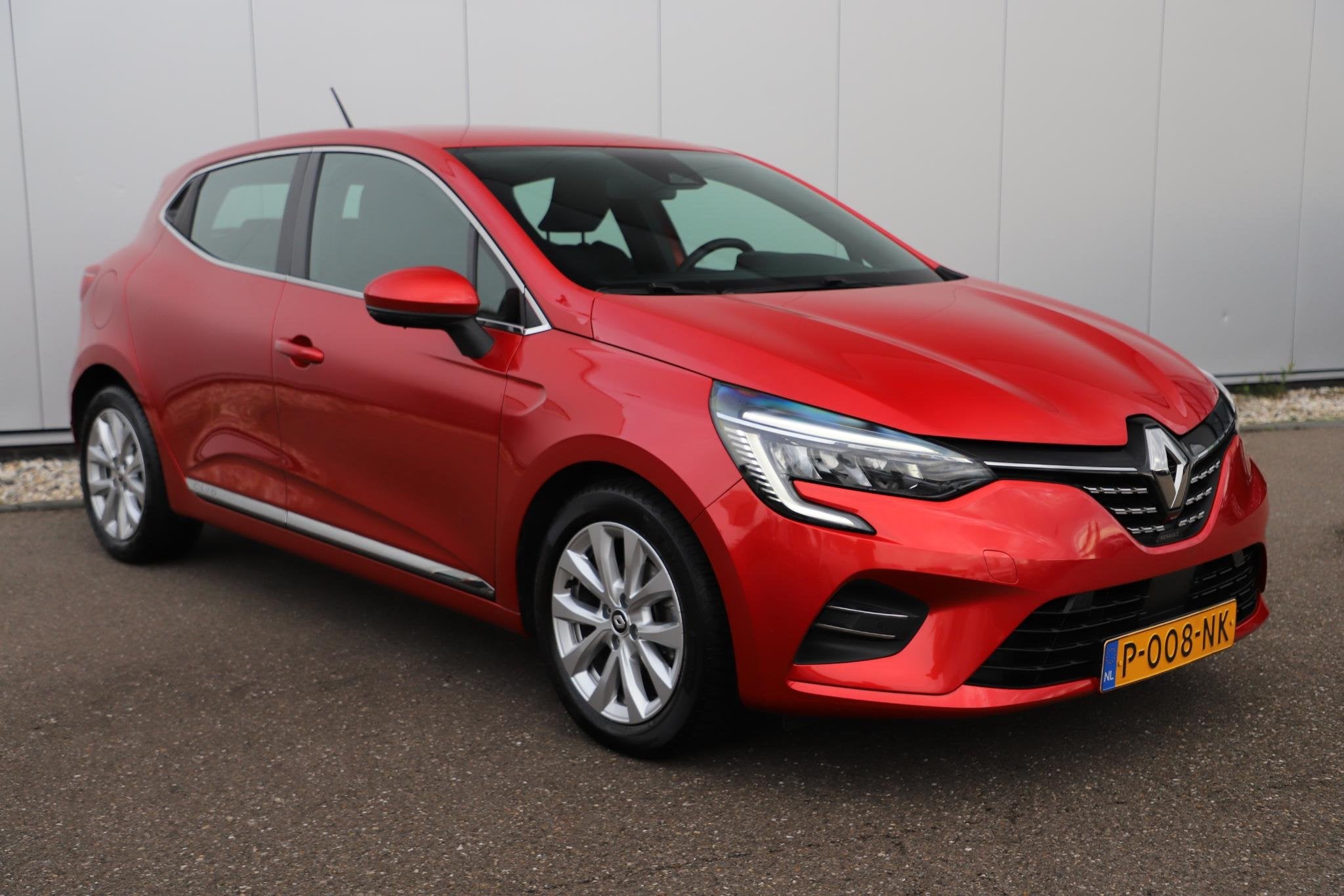 Renault Clio 1.0 TCe Intens Half Leder 16 inch LMV LED Navig, Voorwielaandrijving, Gebruikt, Euro 6, Leder en Stof