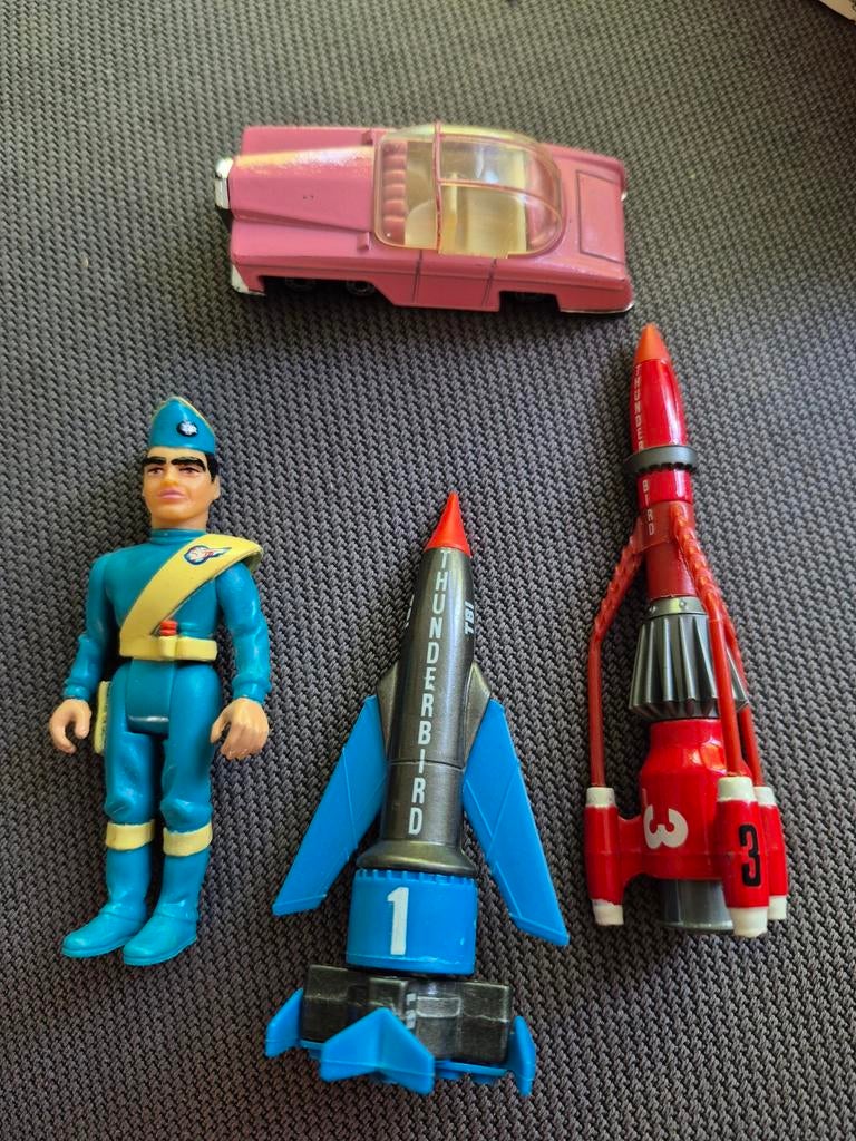 Thunderbirds speelgoed set: figuren en voertuigen, Kinderen en Baby's, Speelgoed | Actiefiguren, Ophalen of Verzenden, Gebruikt