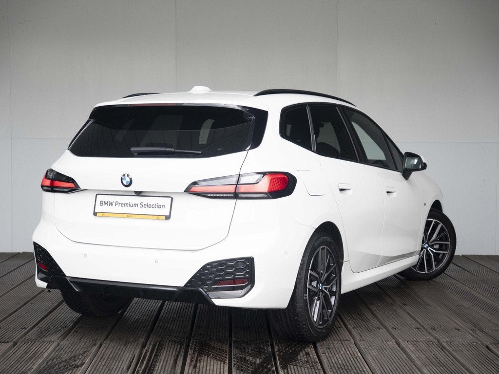 BMW 2 Serie Active Tourer 218i | M Sportpakket | Innovation, Auto's, BMW, Gebruikt, Met garantie (alle), 1445 kg, Wit