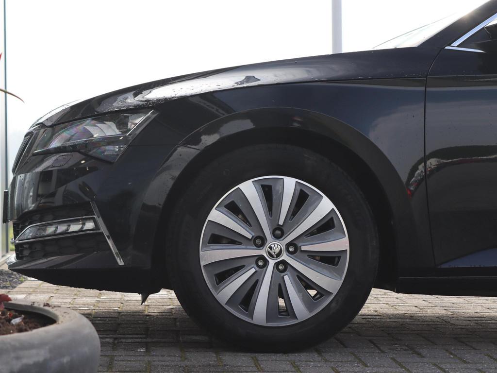 Skoda Superb Combi 1.4 TSI iV 218 pk DSG Style | Trekhaak zw, Stof, Gebruikt, 4 cilinders, Hybride Elektrisch/Benzine