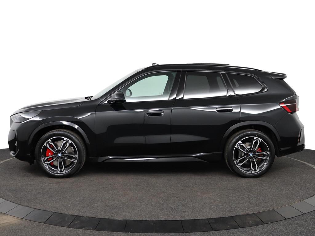 BMW X1 sDrive20i M Sportpakket Pro | Trekhaak | Panoramadak, 1800 kg, Met garantie (alle), Zwart, Origineel Nederlands