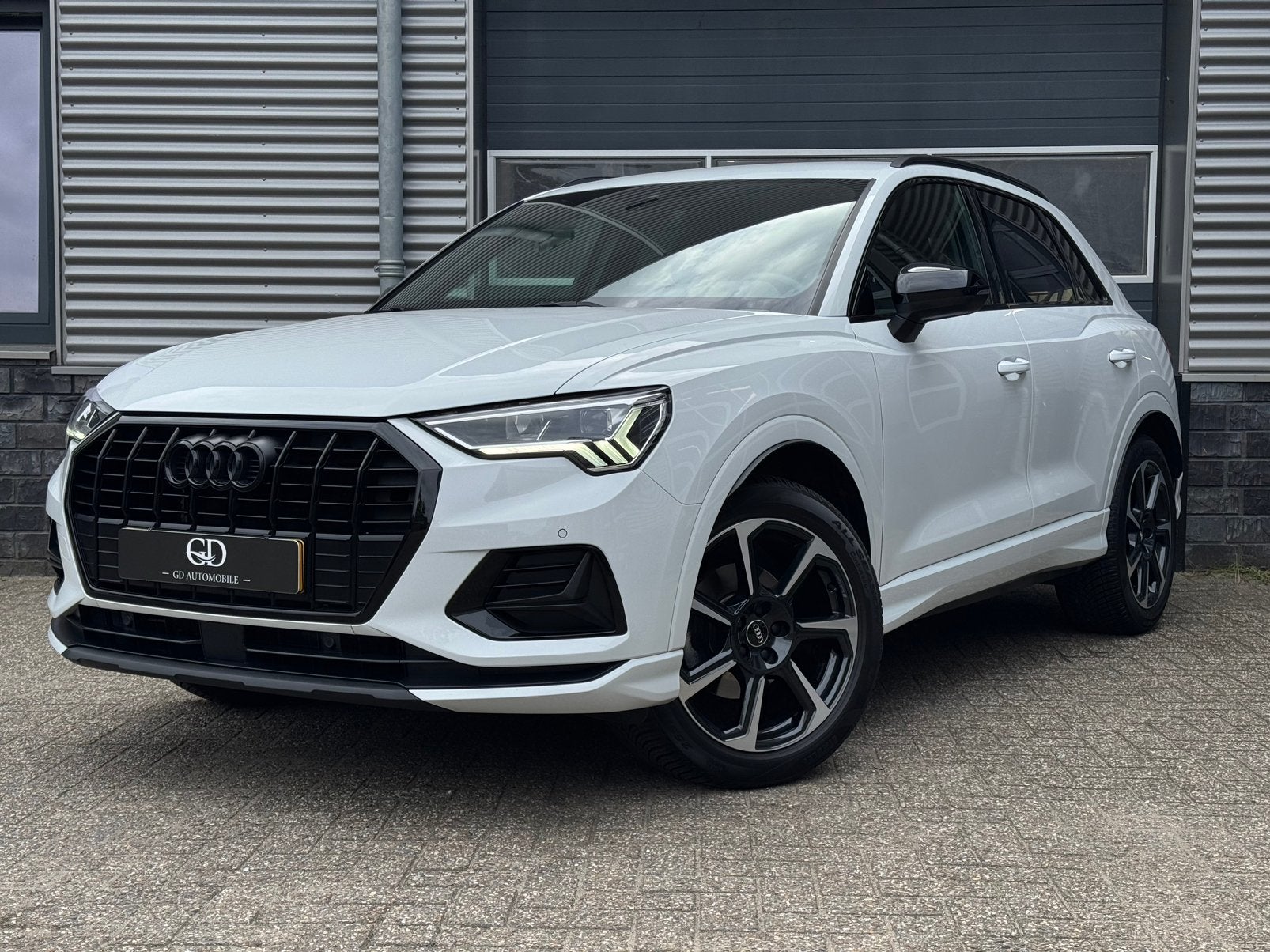 Audi Q3 35 TFSI 150 Pk S-Tronic 2019 Wit, Auto's, 4 cilinders, 150 pk, Wit, Bedrijf