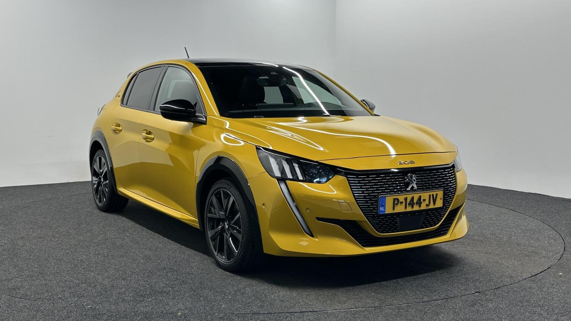Peugeot 208 1.2 PureTech GT Pack Pano Carplay Camera Stoelve, Auto's, Peugeot, 101 pk, Gebruikt, Euro 6, Met garantie (alle)