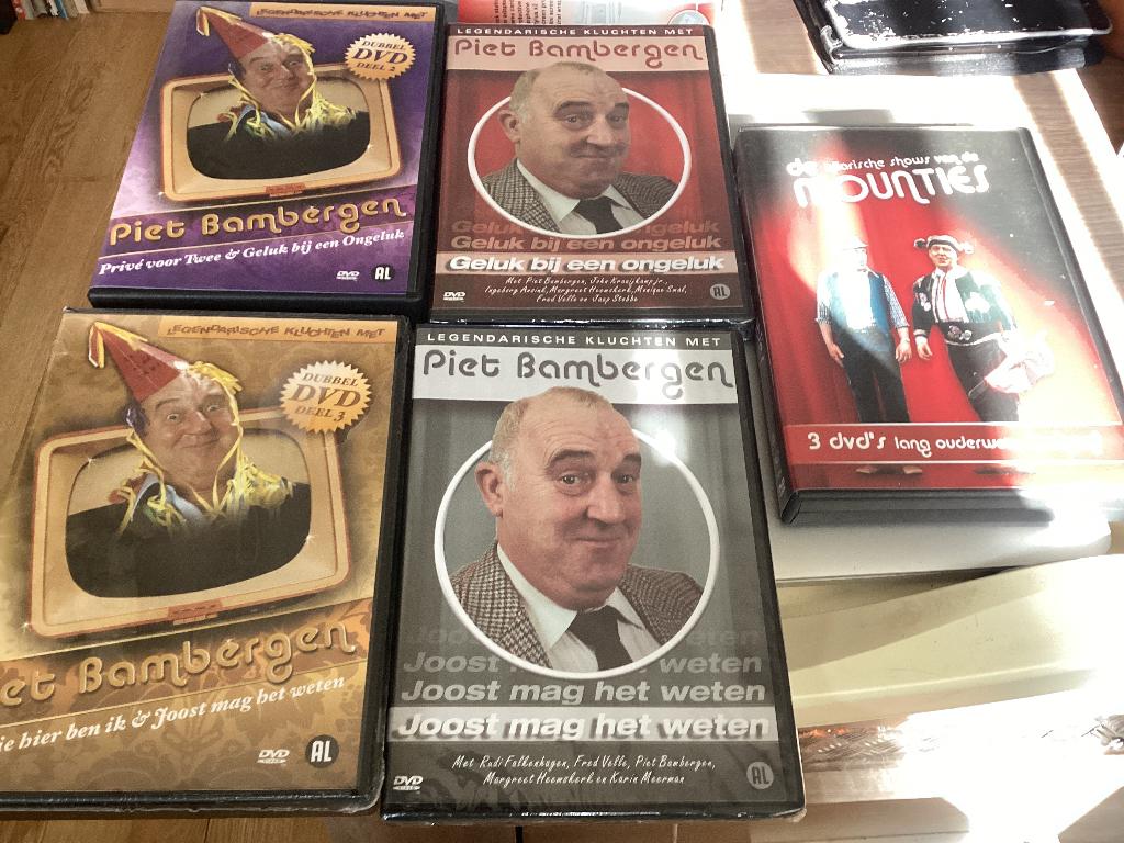 DVD’s PIET BAMBERGEN EN DE MOUNTIES, Alle leeftijden, Ophalen of Verzenden, Nieuw in verpakking, Stand-up of Theatershow