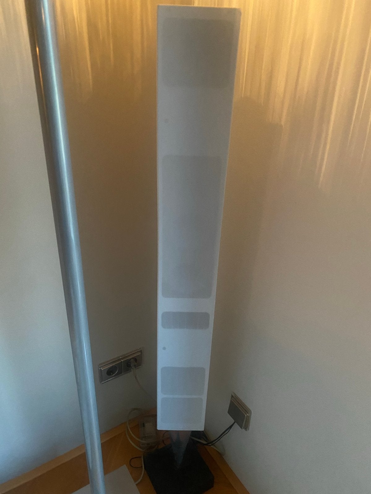 Strakke  vloerstaande luidspreker van B&O beolab 8000, Audio, Tv en Foto, Luidsprekers, Overige merken, Vloerstaande luidspreker