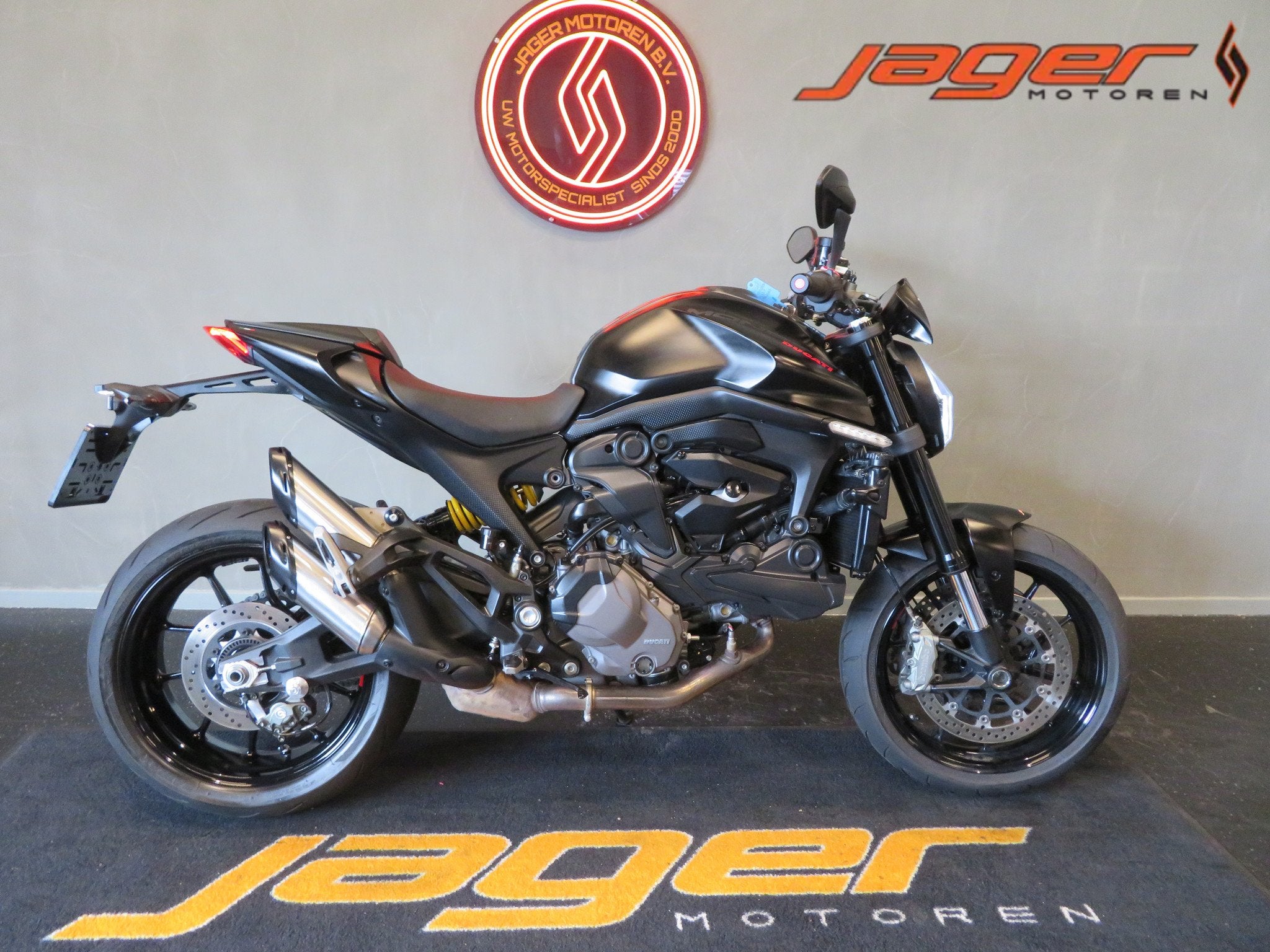 Ducati MONSTER 950 + 937 ZEER STRAK! (bj 2021), Motoren, 950 cc, Bedrijf, Naked bike