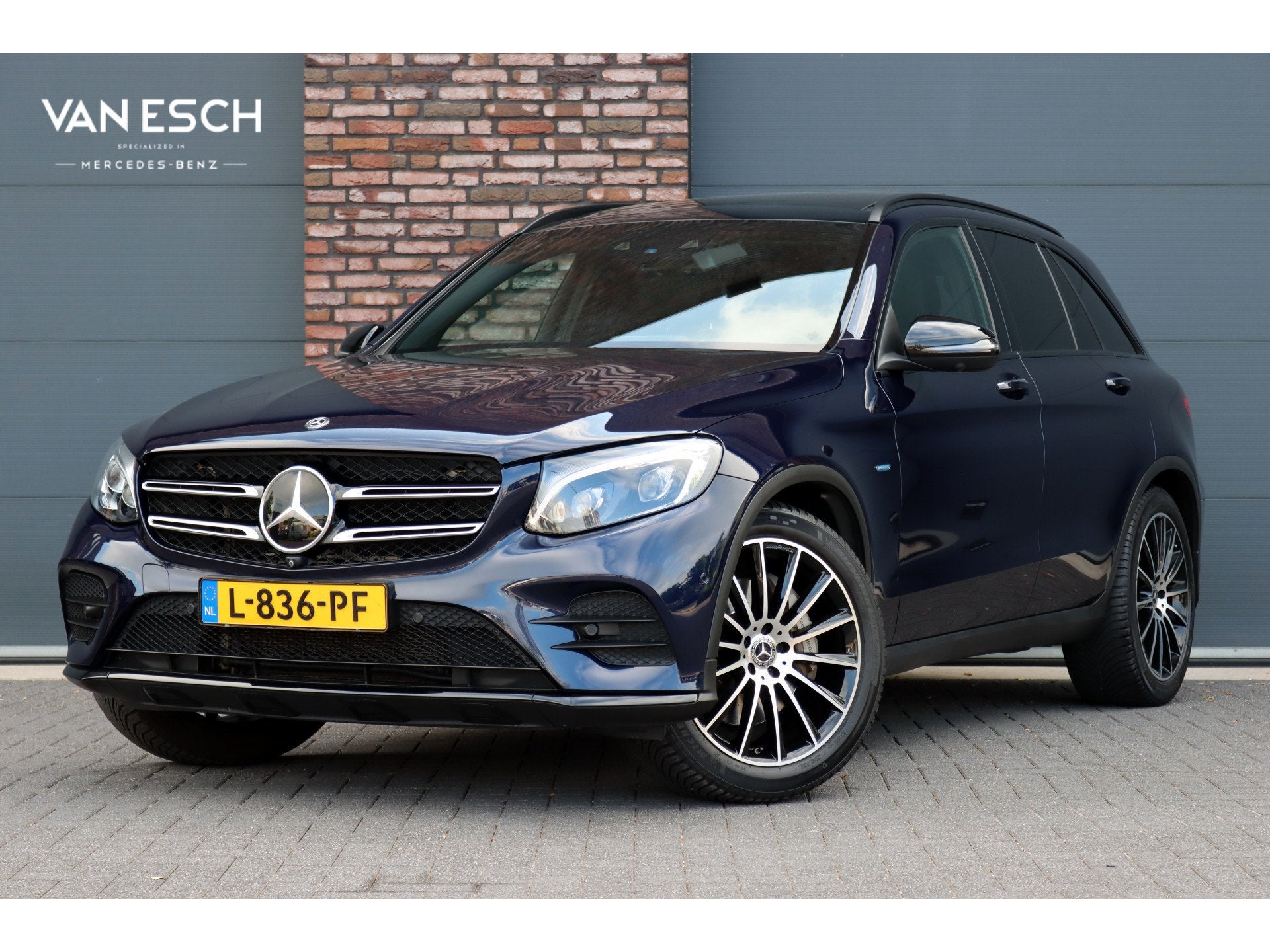 Mercedes-Benz GLC 350e 4MATIC AMG Line | Luchtvering | Memor, Auto's, Automaat, Gebruikt, 4 cilinders, 2000 kg